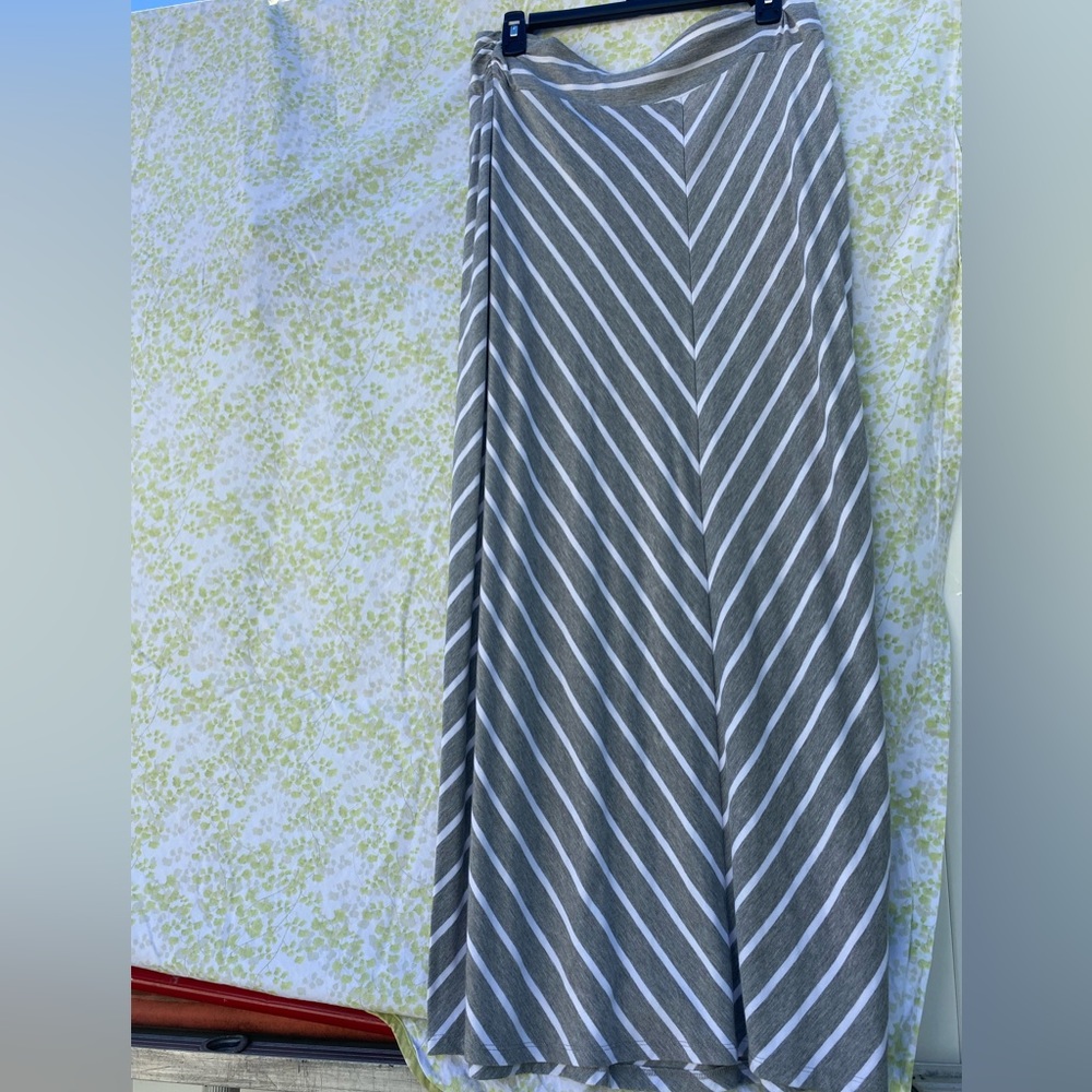 Women’s skirt